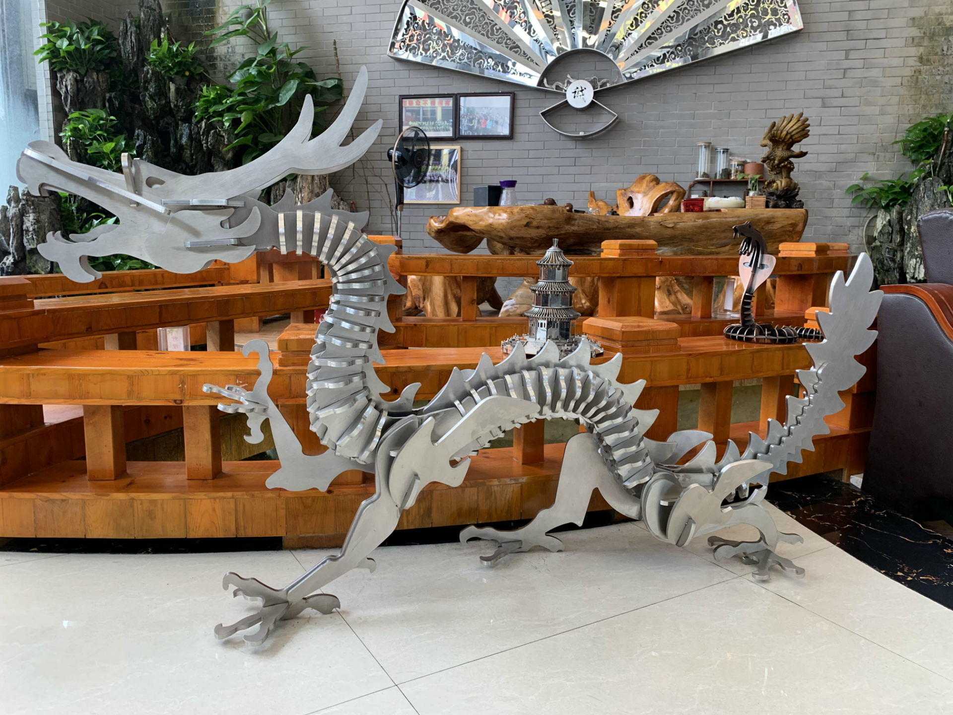 WB在线平台大型龙工艺品